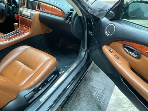 Used 2002 Lexus SC 430 Convertible RWD image 33