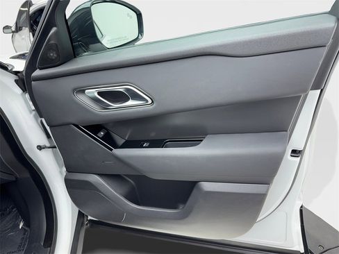 Used 2025 Land Rover Range Rover Velar Dynamic SE image 40