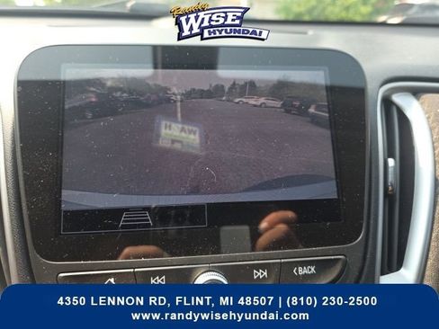 Used 2021 Chevrolet Malibu LS FWD image 20