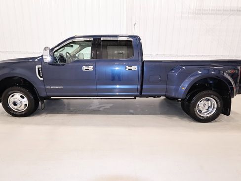 Certified 2019 Ford F350 Lariat w/ Lariat Ultimate Package image 7