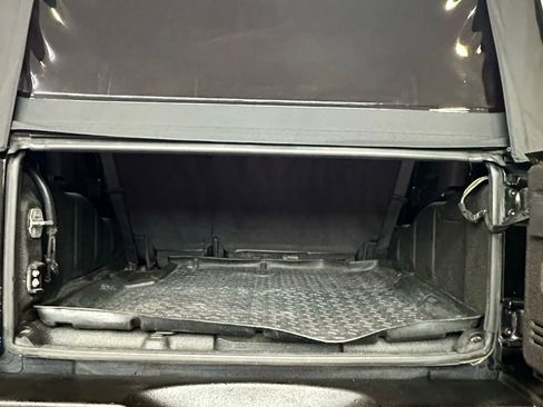 Used 2010 Jeep Wrangler Unlimited Sport image 23