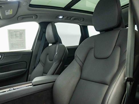 Certified 2023 Volvo XC60 B5 Plus w/ Climate Package AWD/4WD image 18