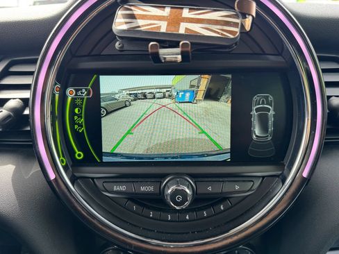 Used 2017 MINI Cooper 4-Door Hardtop FWD image 22