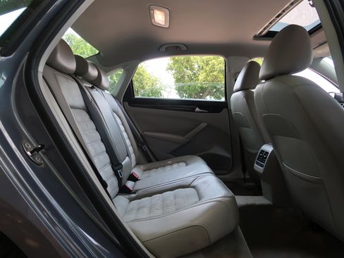 Used 2014 Volkswagen Passat TDI SEL Premium FWD image 36