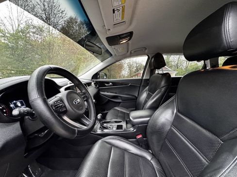 Used 2018 Kia Sorento L image 11