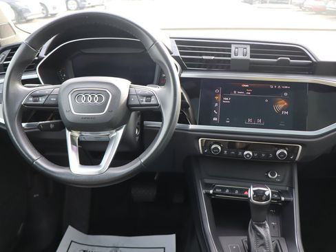 Used 2022 Audi Q3 2.0T Premium w/ Black Optic Sport Package image 10