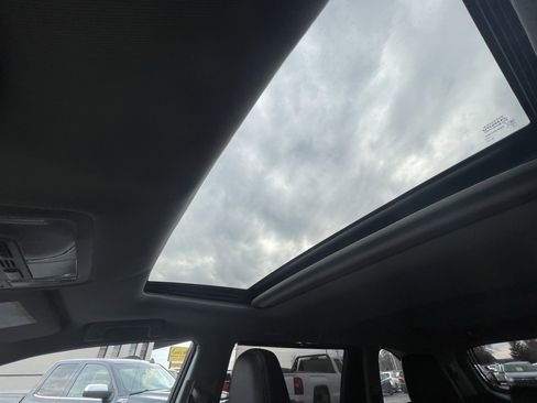 Used 2017 Toyota Highlander Limited w/ Protection Package #3 image 28