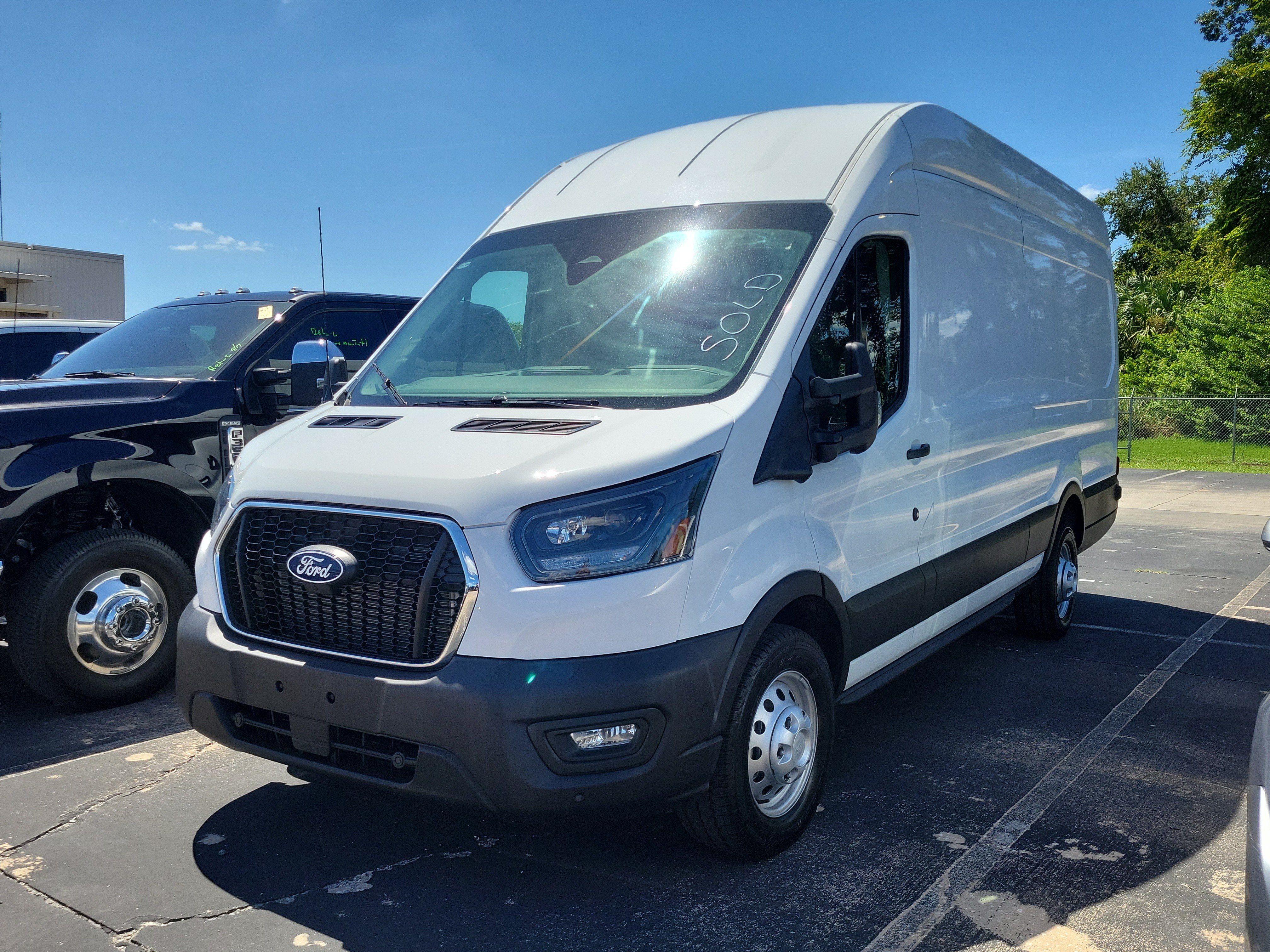 Used 2026 Ford Transit 350 148 High Roof AWD image 3