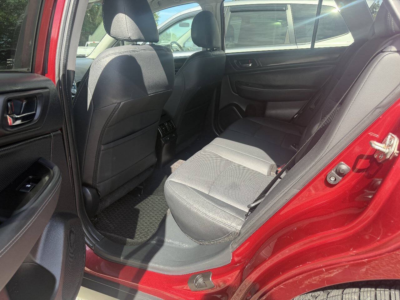 Used 2015 Subaru Outback 3.6R Limited AWD/4WD image 7
