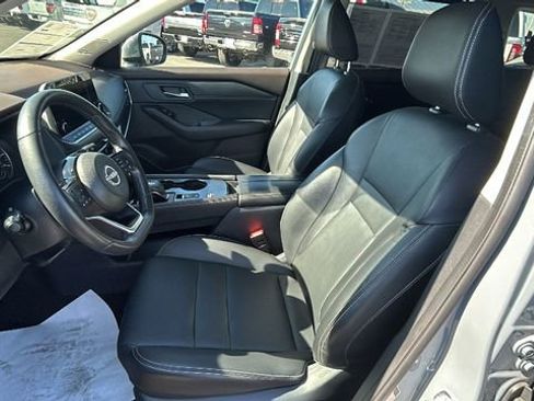 Used 2023 Nissan Rogue SL w/ SL Premium Package image 17
