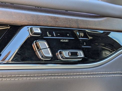 Used 2022 Jeep Grand Wagoneer Series I AWD/4WD image 14