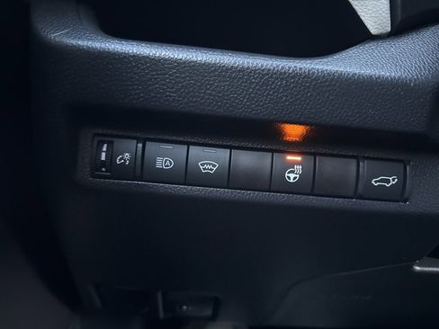 Used 2023 Toyota RAV4 XLE Premium image 18