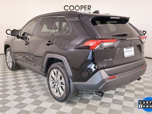 Used 2025 Toyota RAV4 XLE Premium image 22