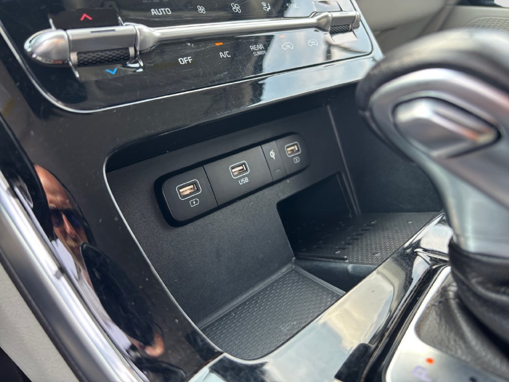 Used 2022 Kia Carnival SX FWD image 30