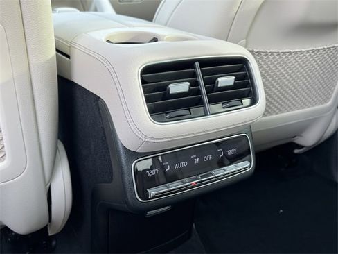 Certified 2025 Mercedes-Benz GLS 450 4MATIC image 38
