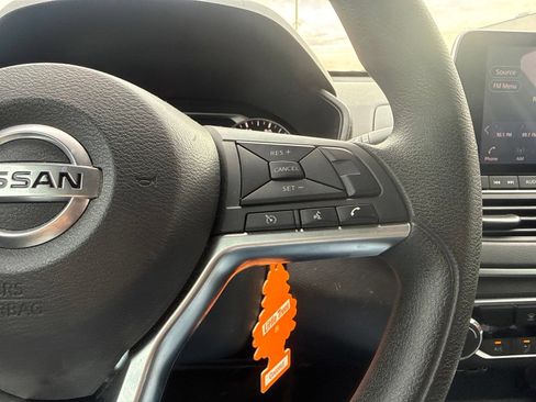 Used 2019 Nissan Altima 2.5 S FWD image 14