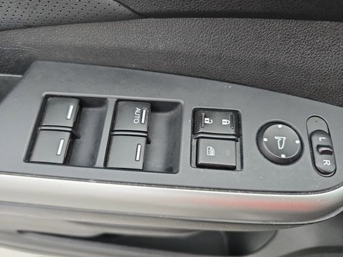 Used 2016 Honda CR-V Touring image 28