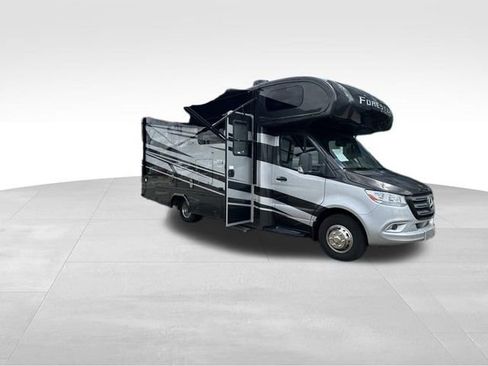 Used 2020 Mercedes-Benz Sprinter 3500 image 10