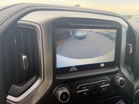 Used 2022 Chevrolet Silverado 1500 LT Trail Boss w/ Safety Package image 9