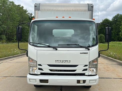 Used 2018 Isuzu NPR RWD image 21