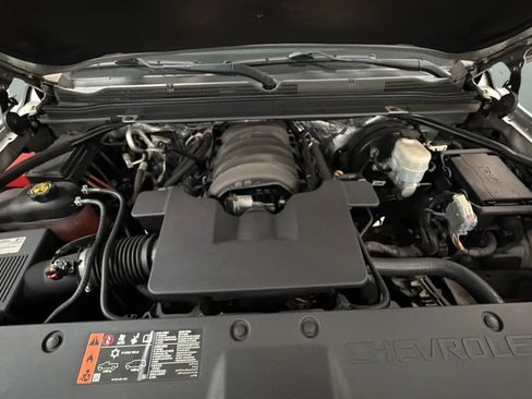 Used 2018 Chevrolet Suburban Premier RWD image 22