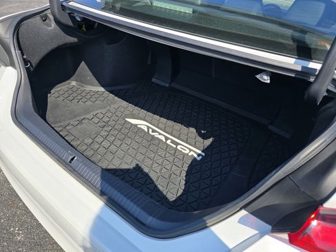 Certified 2019 Toyota Avalon XSE w/ All Weather Liner Package FWD image 18