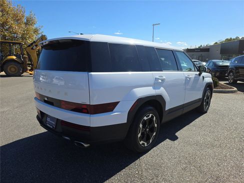 Used 2025 Hyundai Santa Fe SE image 4