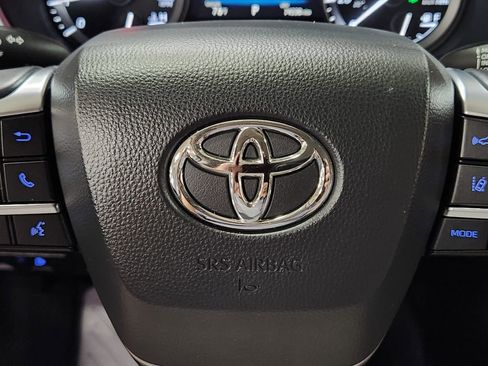 Used 2021 Toyota Highlander XLE FWD image 48