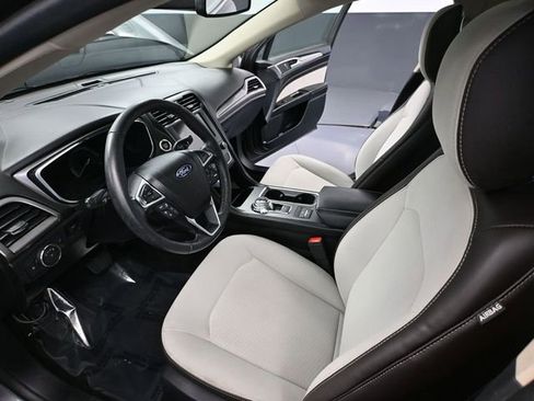 Used 2020 Ford Fusion SE w/ Equipment Group 151A image 22