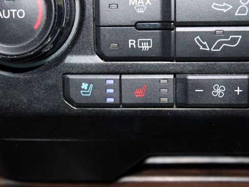 Used 2018 Ford F150 Lariat image 31