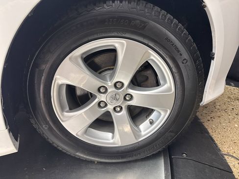 Used 2017 Toyota Sienna L FWD image 28