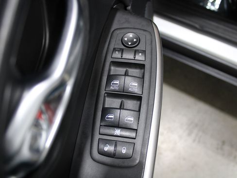 Used 2022 Jeep Cherokee Latitude Lux AWD/4WD image 42