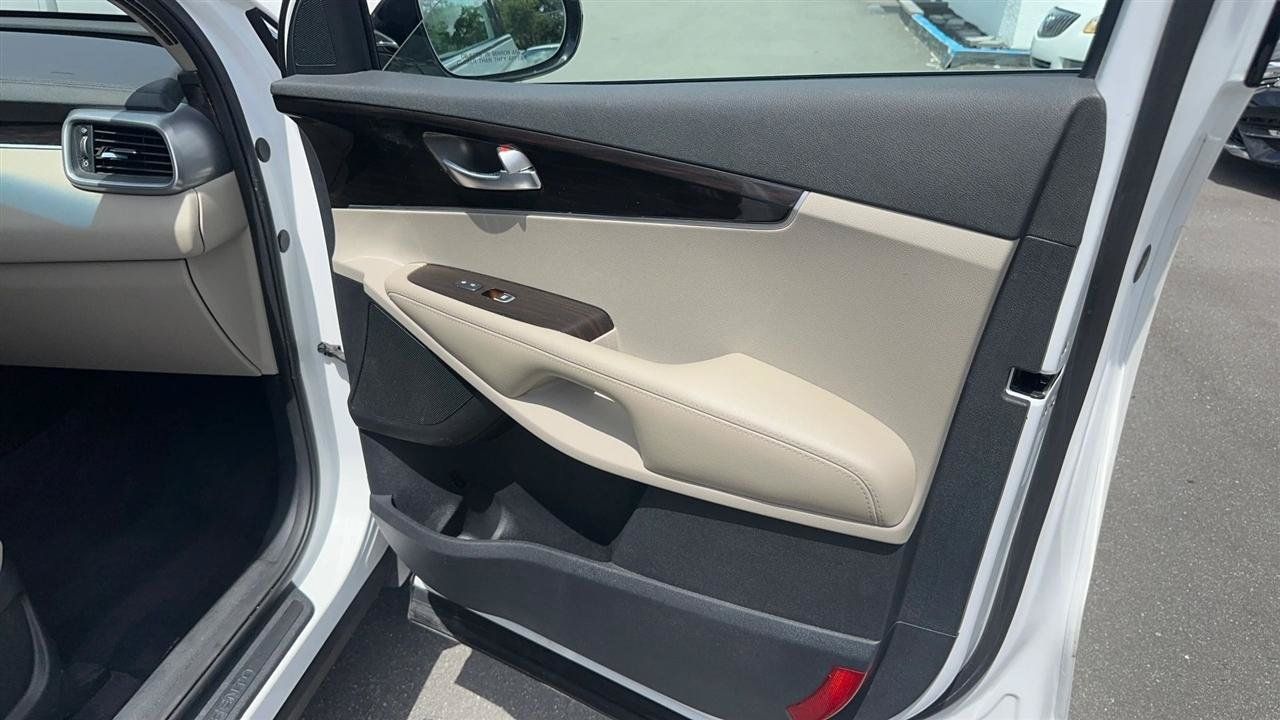 Used 2019 Kia Sorento FWD w/ LX Convenience Package image 27