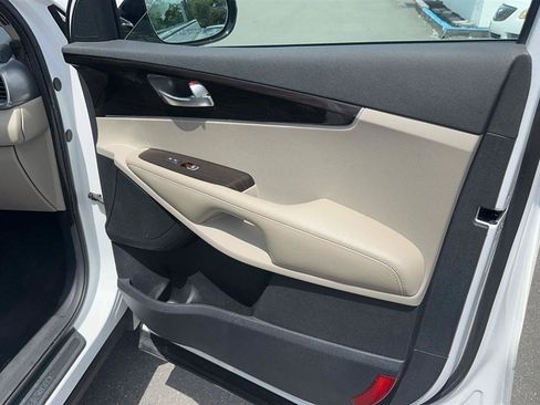 Used 2019 Kia Sorento FWD w/ LX Convenience Package image 27