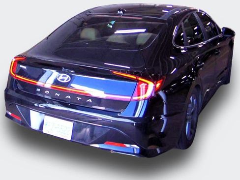 Used 2020 Hyundai Sonata SEL w/ Premium + Sunroof Package FWD image 3