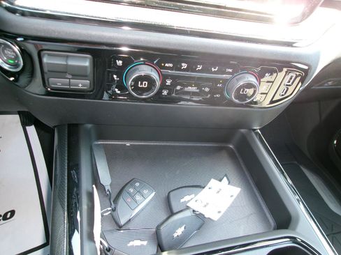 New 2026 Chevrolet Silverado 2500 ZR2 AWD/4WD image 19