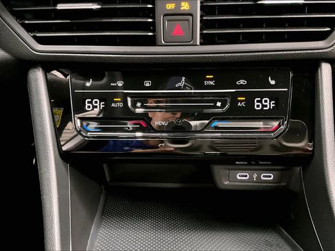Used 2025 Volkswagen Jetta Sport image 34