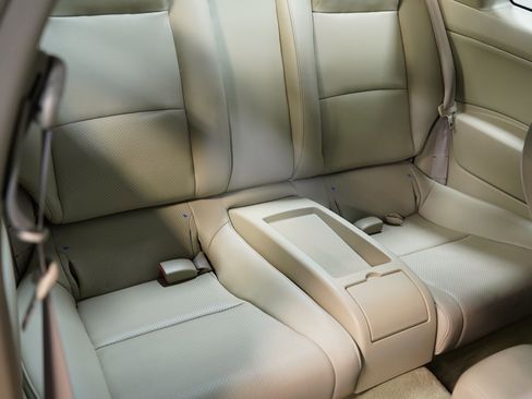 Used 2004 INFINITI G35 Coupe w/ Premium Pkg image 39