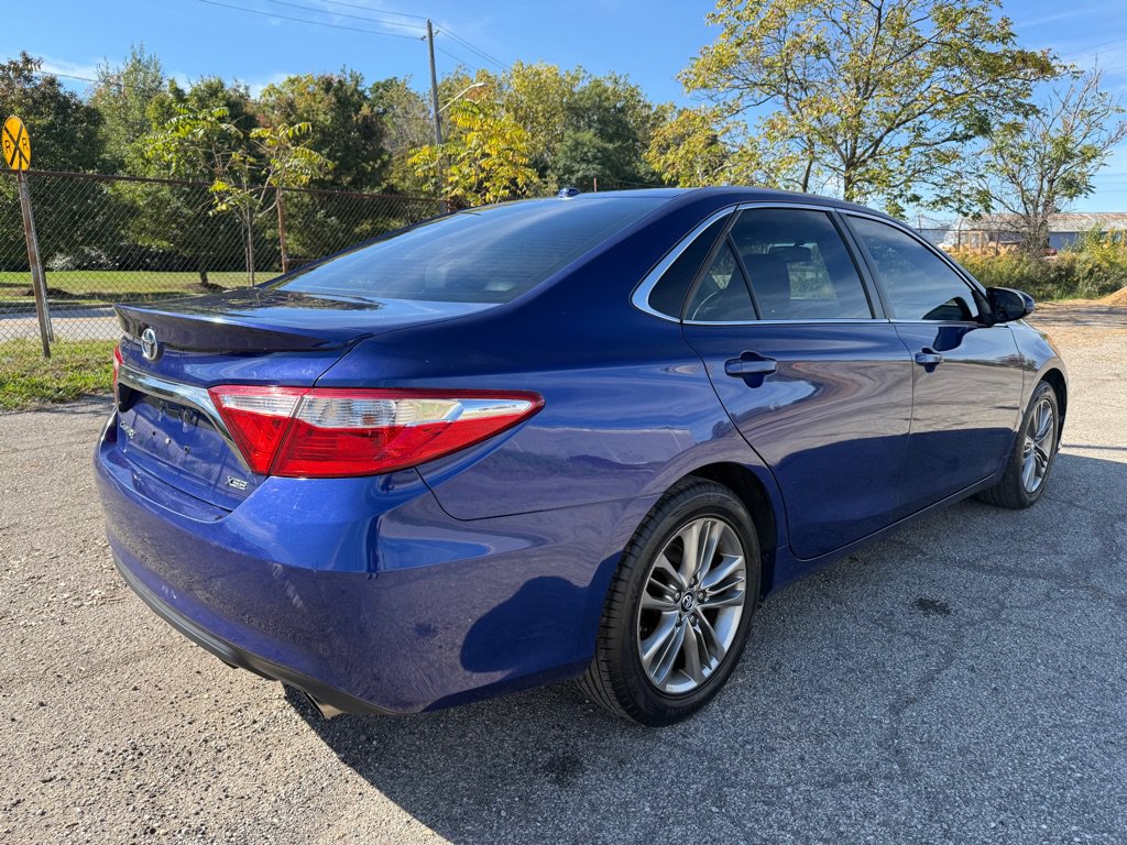 Used 2016 Toyota Camry XSE w/ Moonroof Package FWD image 3