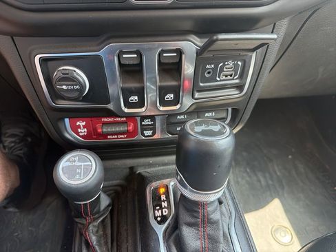 Used 2023 Jeep Wrangler Rubicon w/ LED Lighting Group image 14