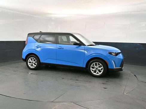 Certified 2024 Kia Soul S FWD image 7