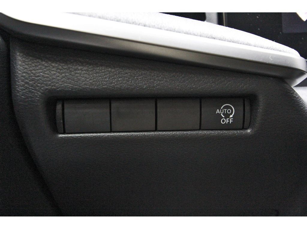 Used 2026 Nissan Kicks SV FWD image 21