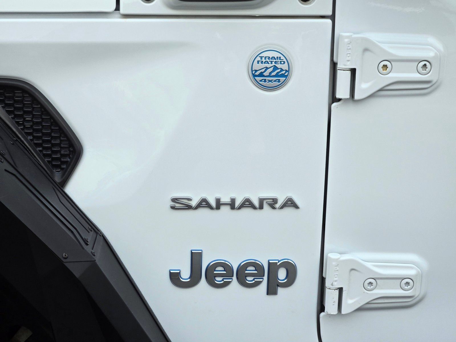 Used 2021 Jeep Wrangler Unlimited Sahara w/ Cold Weather Group AWD/4WD image 8