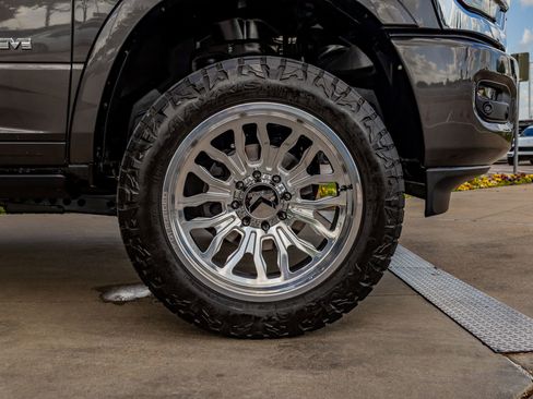 Used 2023 RAM 3500 Limited image 11