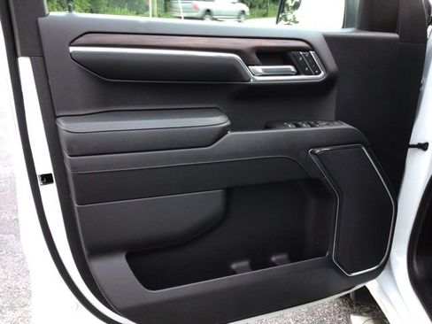 Used 2024 GMC Sierra 1500 SLT image 11