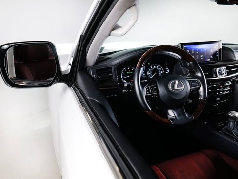 Used 2018 Lexus LX 570 4WD image 29