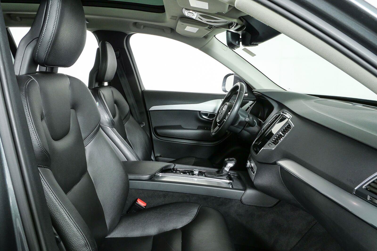 Used 2018 Volvo XC90 T6 Momentum w/ Convenience Package AWD/4WD image 23