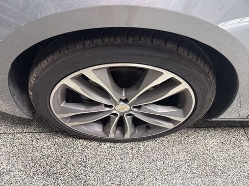 Used 2024 Chevrolet Malibu LT image 3