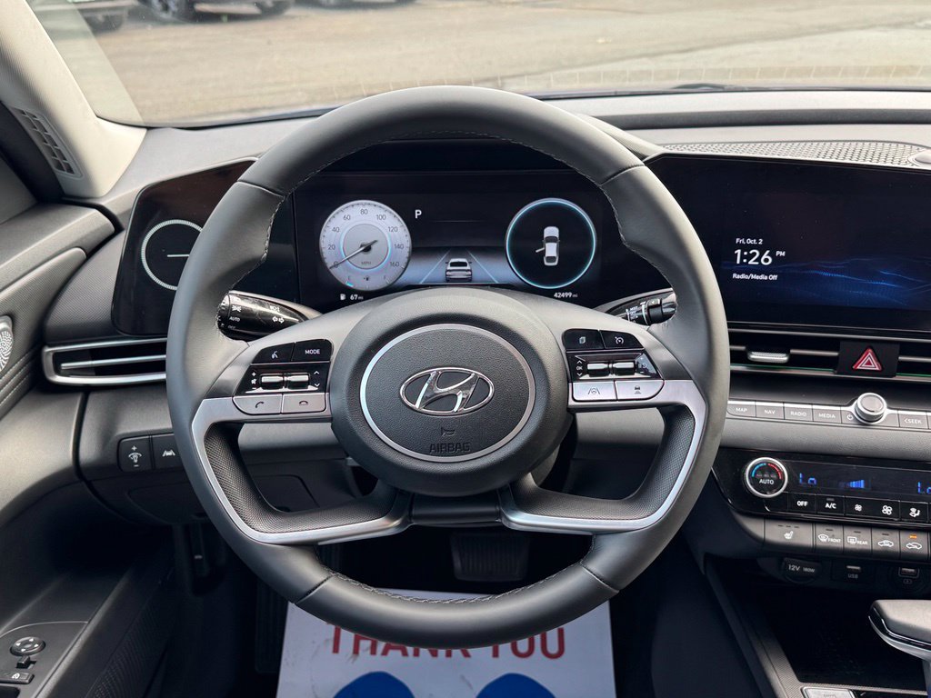 Used 2023 Hyundai Elantra Limited FWD image 16