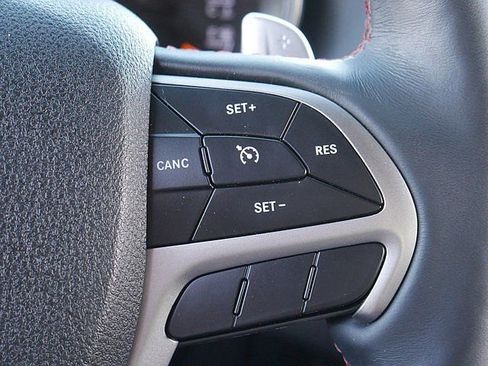 Used 2018 Jeep Grand Cherokee Trailhawk w/ Trailhawk Luxury Group AWD/4WD image 31